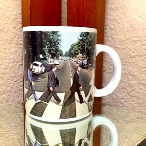 🔹Half Moon Bay The Beatles Ceramic Mug..